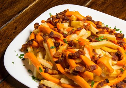 Papas Rústicas con Cheddar